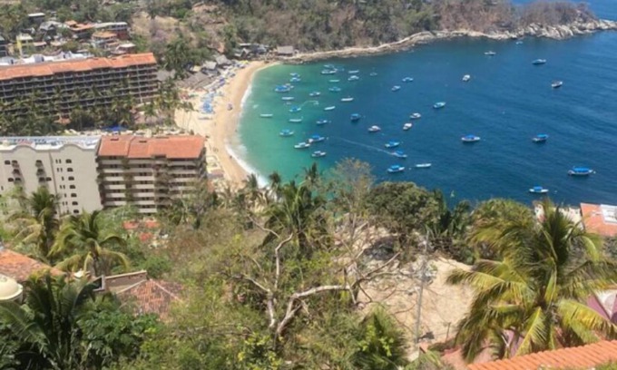 South Shore Hotel Area Condo | Showstopper 3-bedroom condo with AC & WiFi with phenomenal Mismaloya Bay views
