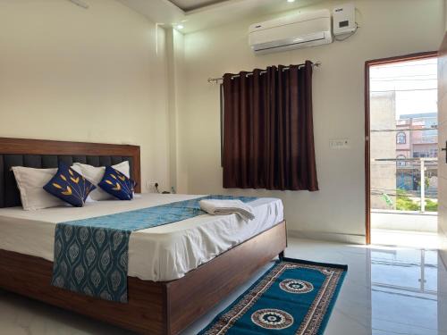 Vrindavan Hotel | Shree Hanumat Kripa Dham