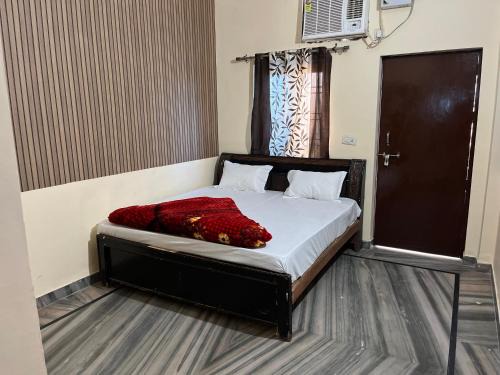 Mat House | Shri Banke Bihari