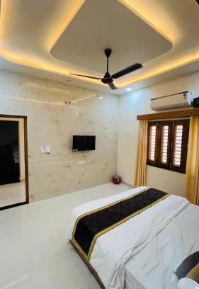 Vrindavan House | shri raman niwas near bankey bihari