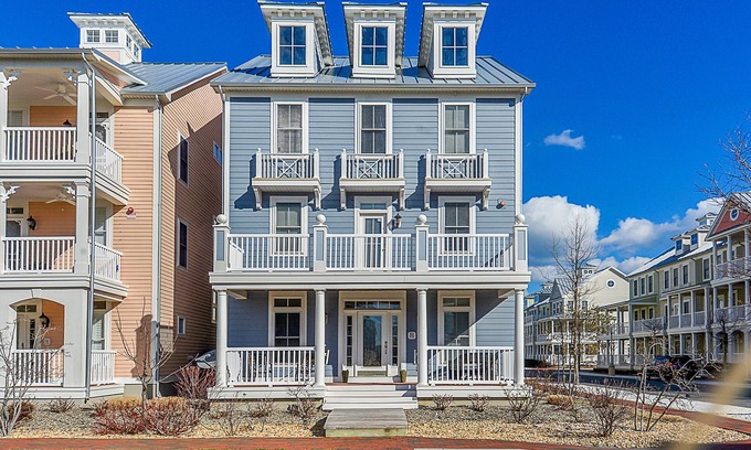 Sunset Island House | Side-by-side homes with bay views, resort pools, tennis, & gym - near beach