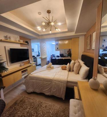 Bacolor Apartment | Side Wall Condo