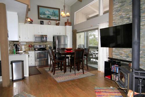 Mammoth Lakes House | Sierra Park Villas #03