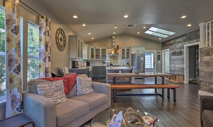 Diamond Springs House | Sierra Sunset Inn - 3 Miles to Placerville!