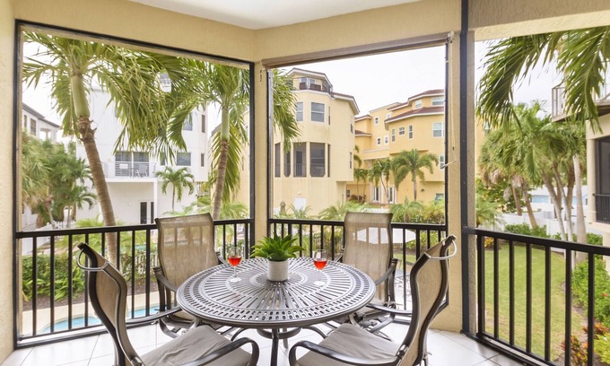 Siesta Key Villa | Siesta Key 3 Bedrm, 3½ bath Villa sleeps 8 with 2900sq ft