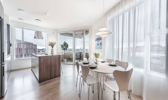 Hliðar Apartment | SIF Apartments - 2BR Suite with 2 bathrooms 07