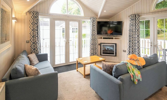 New Forest District Ski Chalet | Signature 2 Plus Lodge