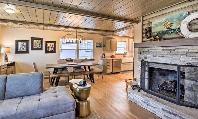 Lincoln City Cottage | 'Siletz Bay Cottage' Lincoln Abode ~ 2 Mi to Beach