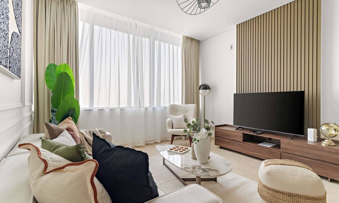 Bur Dubai Apartment | Silkhaus Comfy 1BDR | Sky Gardens in DIFC | NEW!