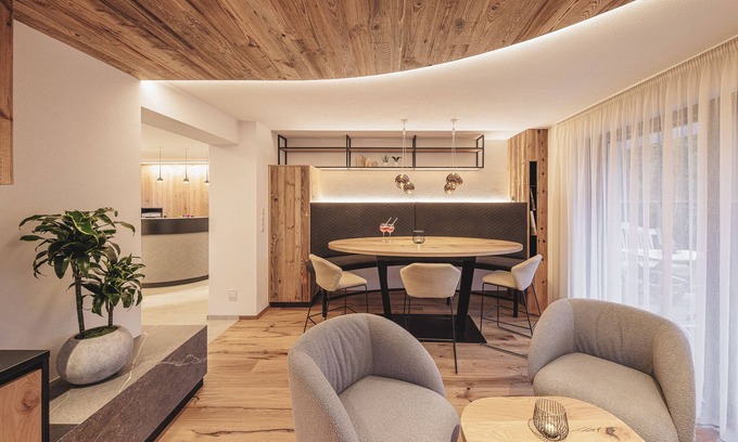 San Giovanni Apartment | Silva Klausberg Holiday Apartments with Mountain View, Wi-Fi, Garden, Terrace & Balcony