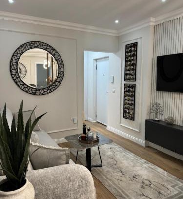 Radauti Apartment | Silver Apartment