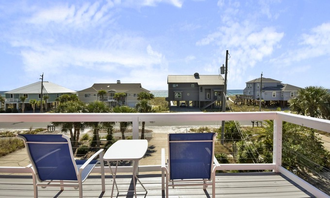 Navarre Beach House | Silver Dolphin-Gulf View home across from beach