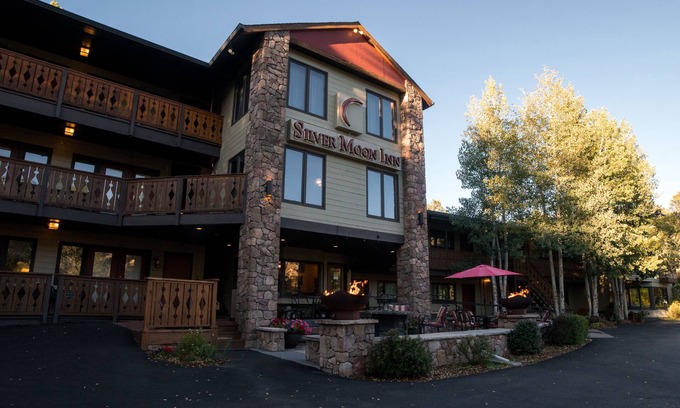Estes Park Hotel | Silver Moon Inn