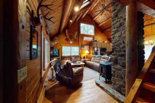 Trenton House | Silver's Log Cabin