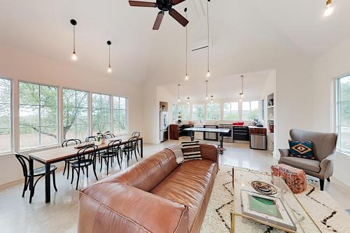 Spicewood House | Simply & Sweet