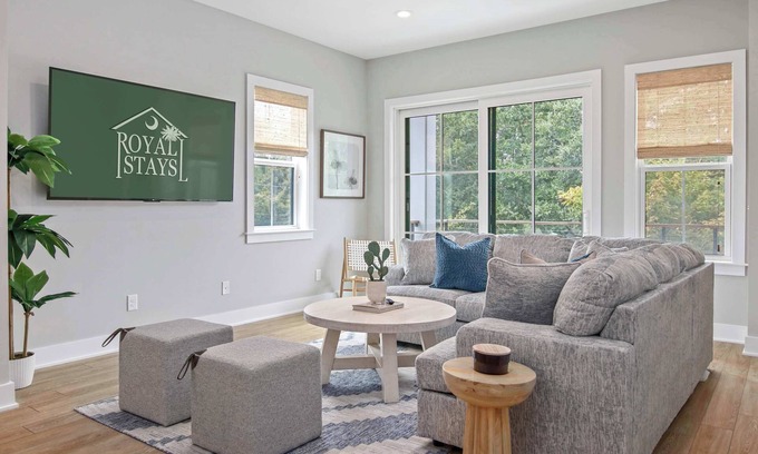 Mount Pleasant House | Sincerely Shem- 7 min to Beach and Downtown CHS