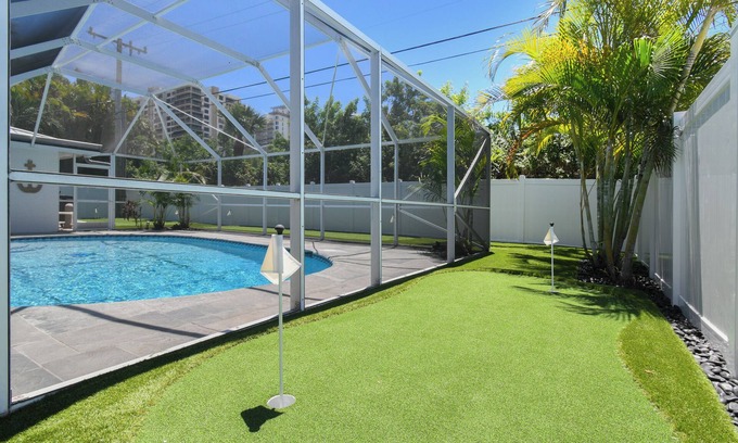 Singer Island House | Singer Island Beach, Heated Pool, PUTT PUTT, Pool Table & 5 min walk to Beach!
