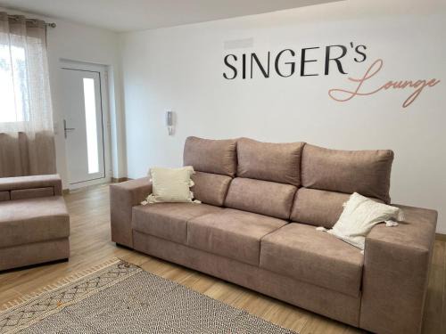 Sao Pedro Villa | Singer's Lounge