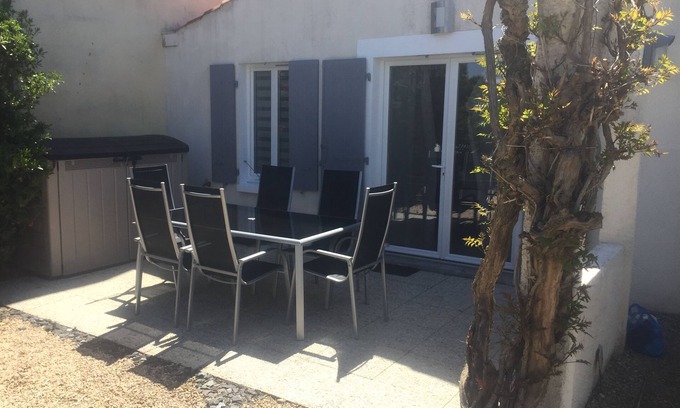 Saint-Georges-de-Didonne Apartment | Single storey house terrace 400 m from the beach near Royan Pointe de Valliére