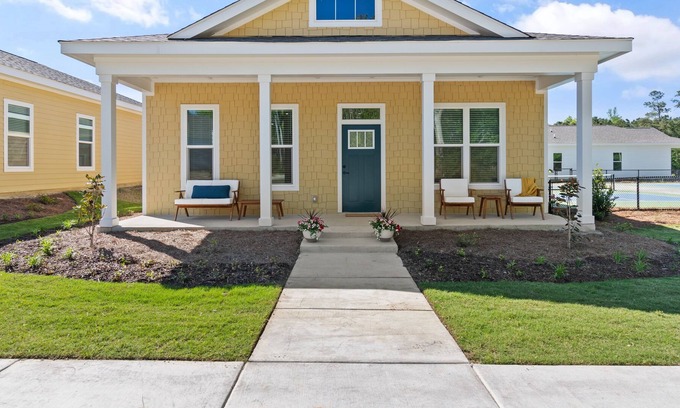 Shallotte Cottage | Single-level cottage home close to Ocean Isle Beach!