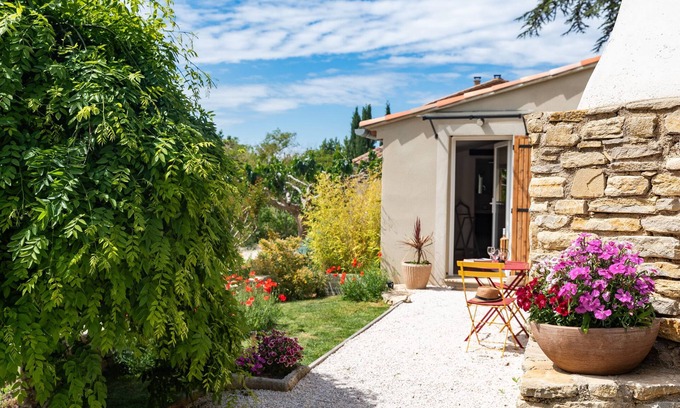 Merindol-les-Oliviers House | Single room-Le Ventoux-Comfort-Ensuite with Bath-Countryside view