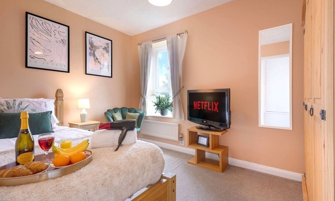 Knowle Sands House | Single room close to city