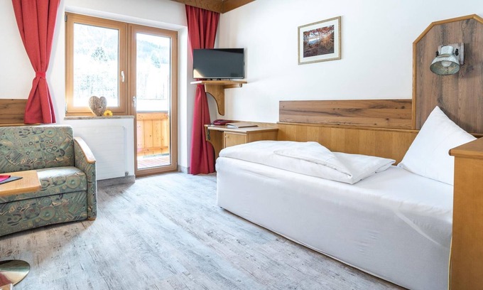 Hinterthal RV Rental | Single room Hochsailerblick - Hotel Pension Theresia