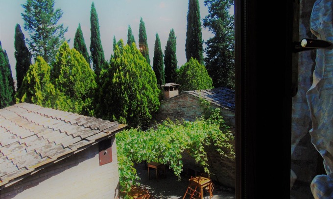 Siena House | SINGLE ROOM WITH PRIVATE BATHROOM