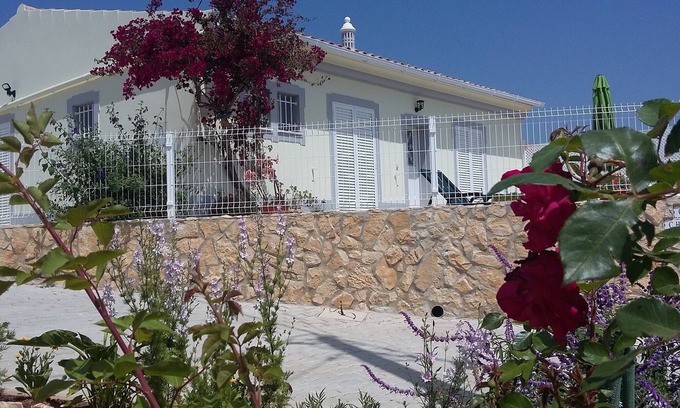 Falfosa House | Single storey house 10km from Faro