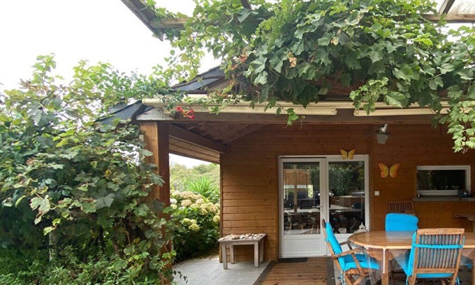 Morieux House | Single-storey house by the sea with Jacuzzi