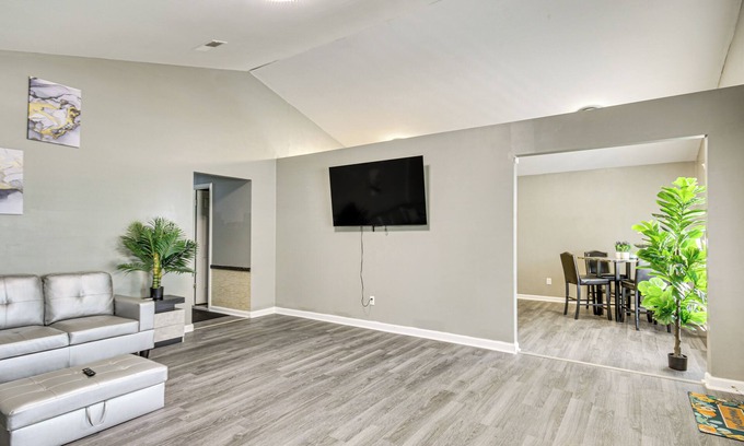Lexington House | Single-Story Lexington Home: Quiet Neighborhood!
