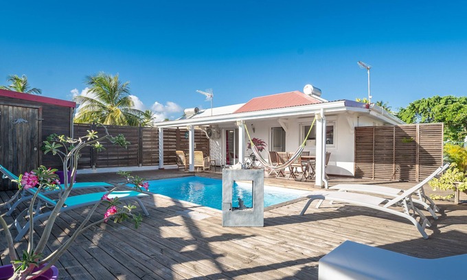 Saint-Francois Villa | Single-story Villa Santa Maria with 2 bedrooms and private pool