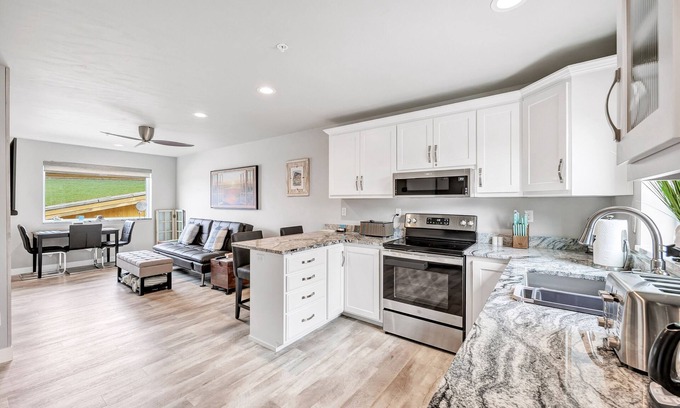 Sister Bay Condo | Sister Bay Serenity-Luxurious downtown condo!