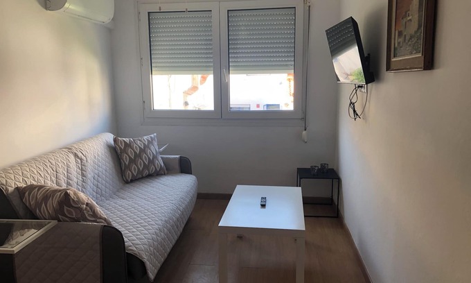Sitges Town Center Apartment | Sitges centre. Free Wifi. Bright, large kitchen, 20 meters beach. Very calm
