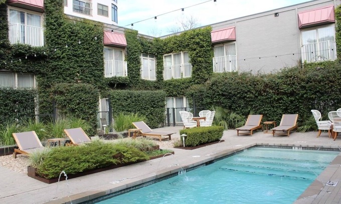 West Campus Hotel | Situated merely one mile from the University of Texas, this historic establishme