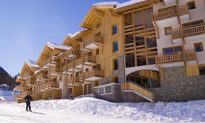 Les Orres Condo | Ski aux pieds Appart Spacieux coeur de la station