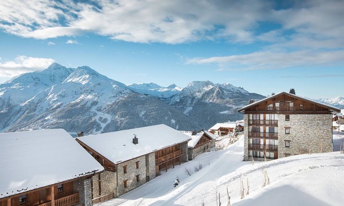 Les Eucherts Condo | Ski aux pieds | T8 pour 16 + sauna privé | Piscine