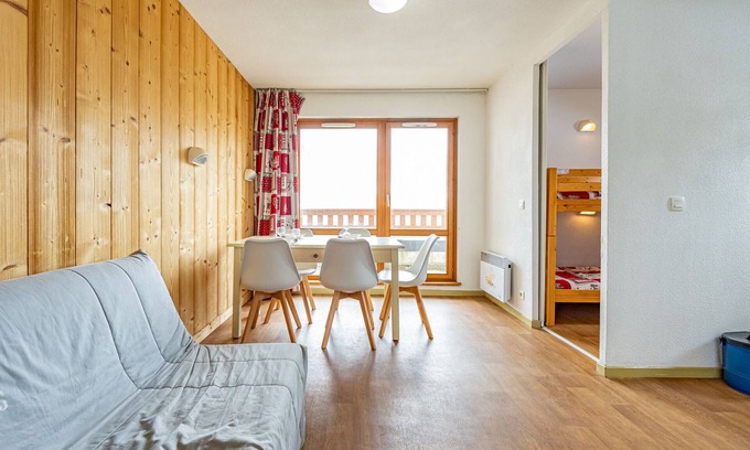 Saint-Francois-Longchamp Apartment | Ski-in apartment, 6 pers, 2 rooms, no wifi