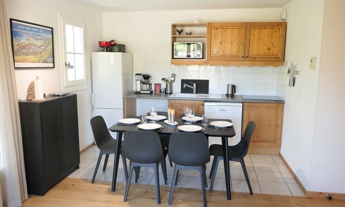 Saint-Gervais-les-Bains Apartment | Ski-In/Ski-Out 2BR Cabin Apt for 6 with Balconies, Garage, and Pool Access