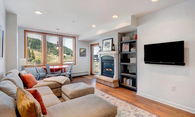 Winter Park House | Ski In Out Luxury Condo 2507 I Hot Tub I Gym I Ski Views I Best Price I Discounted Attractions