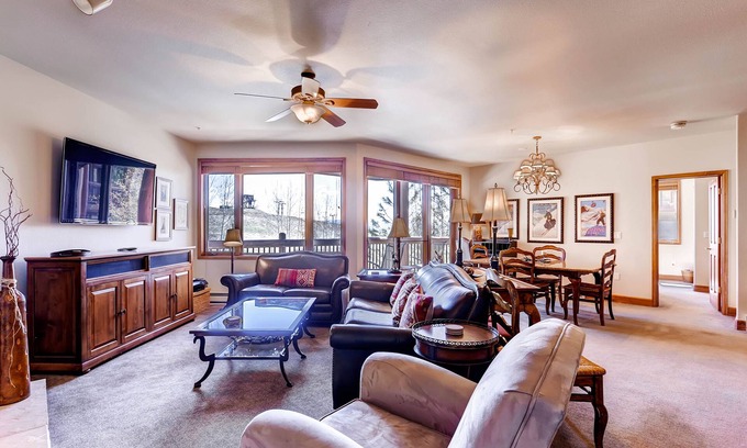 Steamboat Springs Condo | Ski-in/out mountain condo with W/D, free WiFi, pool, & hot tub