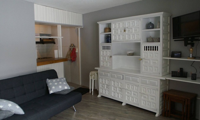 Prapoutel Apartment | Ski-in/ski-out 2BR Cabine Apartment with Balcony and Views, Sleeps 6