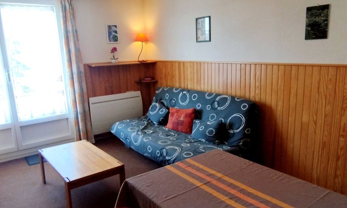 Prapoutel Apartment | Ski-in/Ski-out, 3-room, sleeps 6 in Les Adrets-Prapoutel