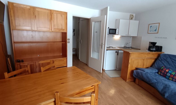 Montgenevre Apartment | Ski-in/ski-out apartment 6 pax, balcony, pets allowed