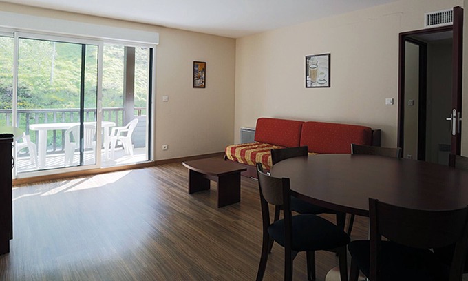 Peyragudes Apartment | Ski-in/Ski-out Apartment with Balcony, Free Spa Access, and Covered Parking