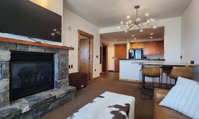 Whitefish Condo | Ski-In/Ski-Out Condo with Valley Views