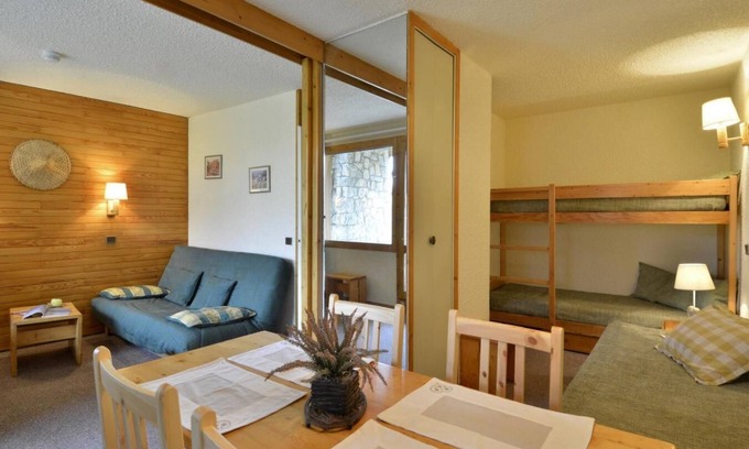 Belle Plagne Apartment | Ski-in/ski-out & foot of the slopes, Ground floor, view ski slopes, tv, ski locker, 28m², La Plagne