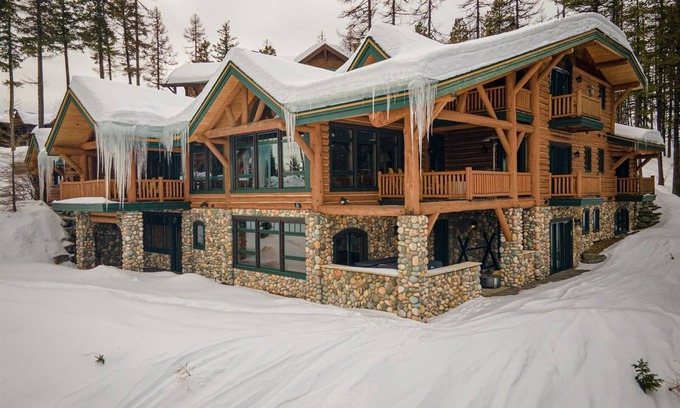 Whitefish House | Ski-In Ski-Out Lodge at Whitefish Mountain Resort access to Private Elk Highlands Chair Lift