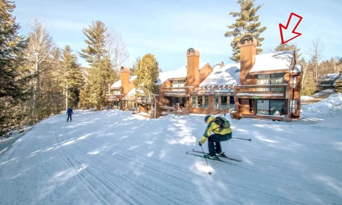 Bartlett House | Ski-in/Ski-out Slopeside Attitash Family Home ⛷
