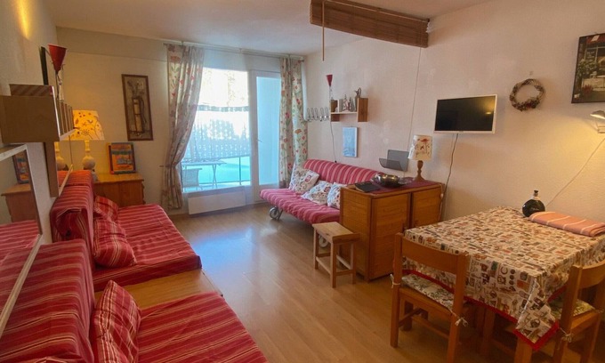 Montgenevre Apartment | Ski-in/ski-out studio for 6 with balcony, equipped kitchen